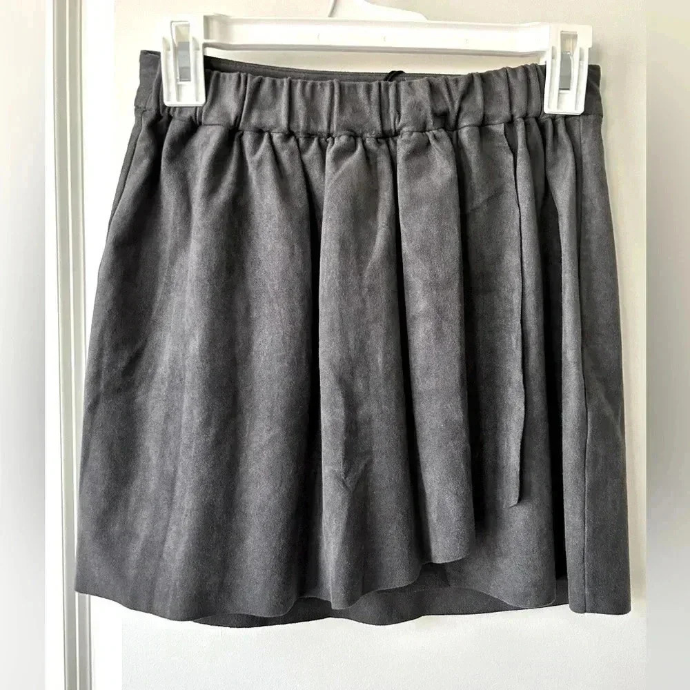 NWT Aritzia Wilfred Free Nescher Skirt Dark Charcoal size S